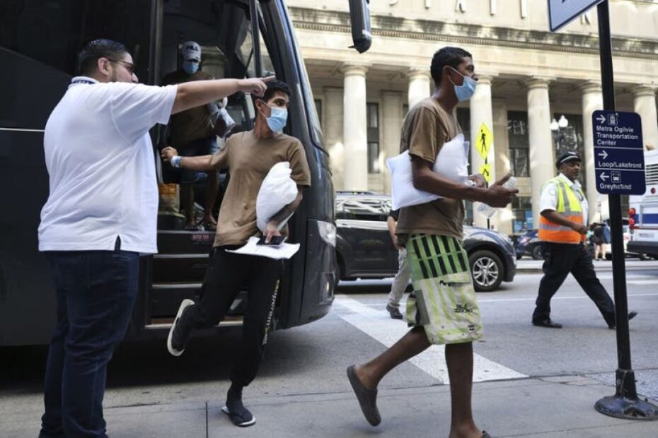 Texas bus company suing Chicago over migrant drop-offs