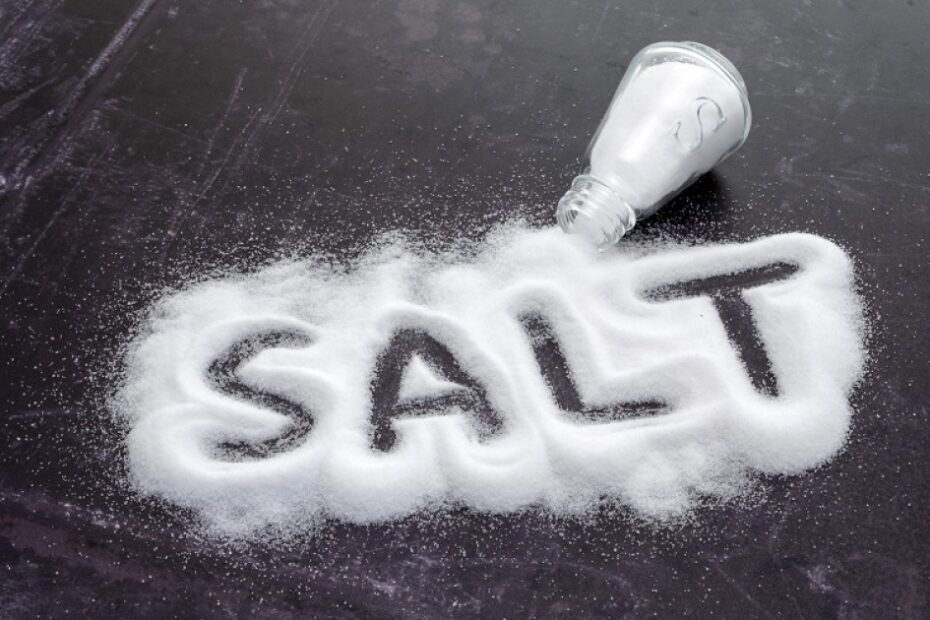 Could adding salt to food increase the risk of developing stomach cancer?