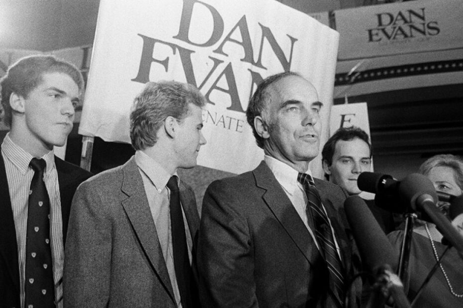 Dan Evans, former Republican Washington state governor, US senator, dies at 98